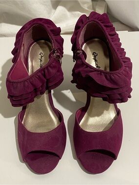 Qupid Women's 7.5 Magenta Purple Coquette Ruffle Ankle Strap Peep Toe Cone Heels